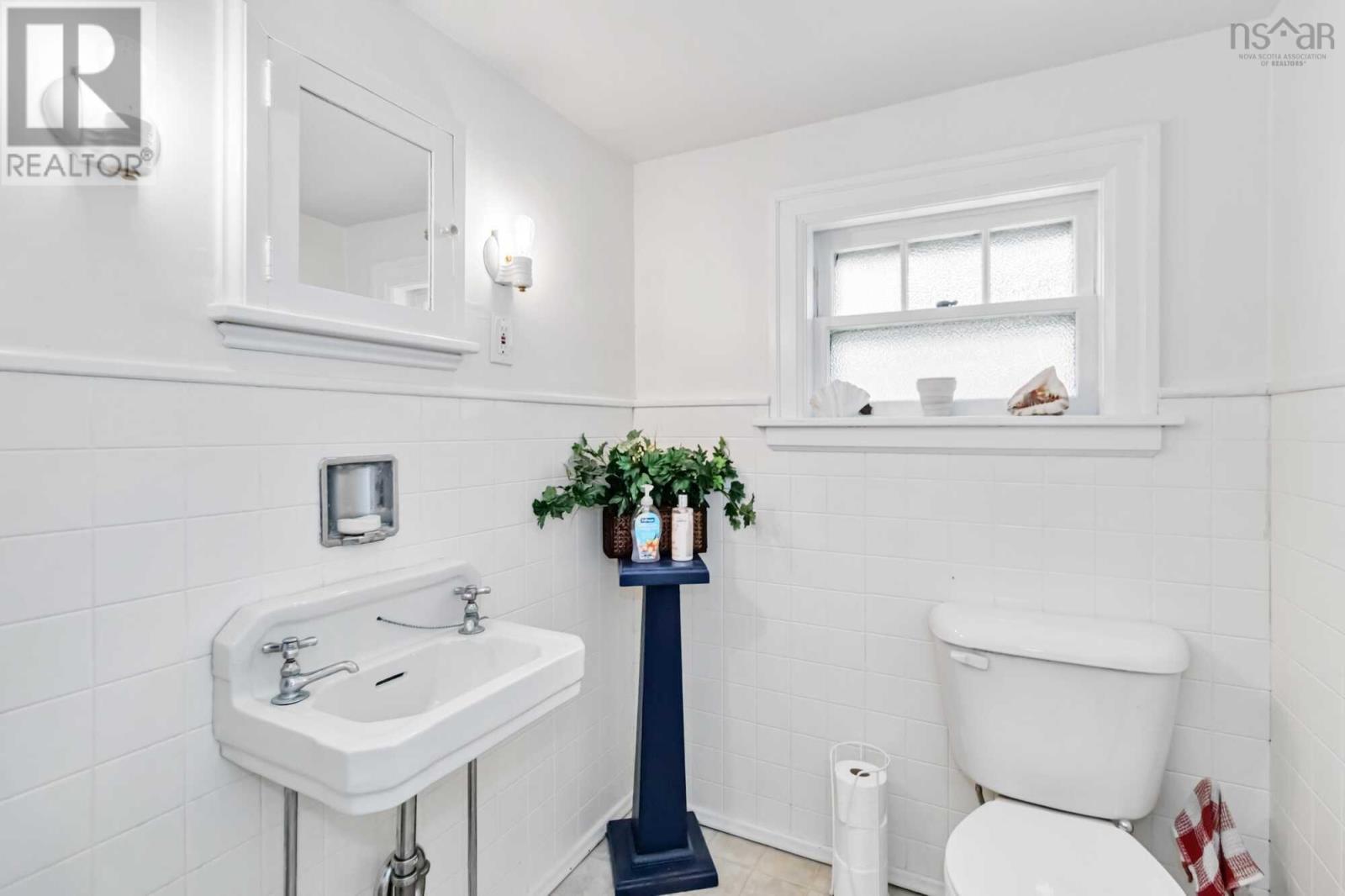 41 Alexandra Avenue, Bridgewater, Nova Scotia  B4V 1H2 - Photo 7 - 202509716