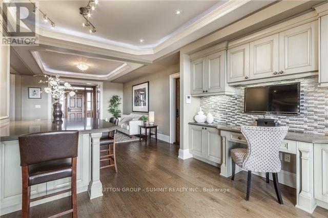14 Seabrook Place, Brampton, Ontario  L6Y 0X5 - Photo 2 - W12099713