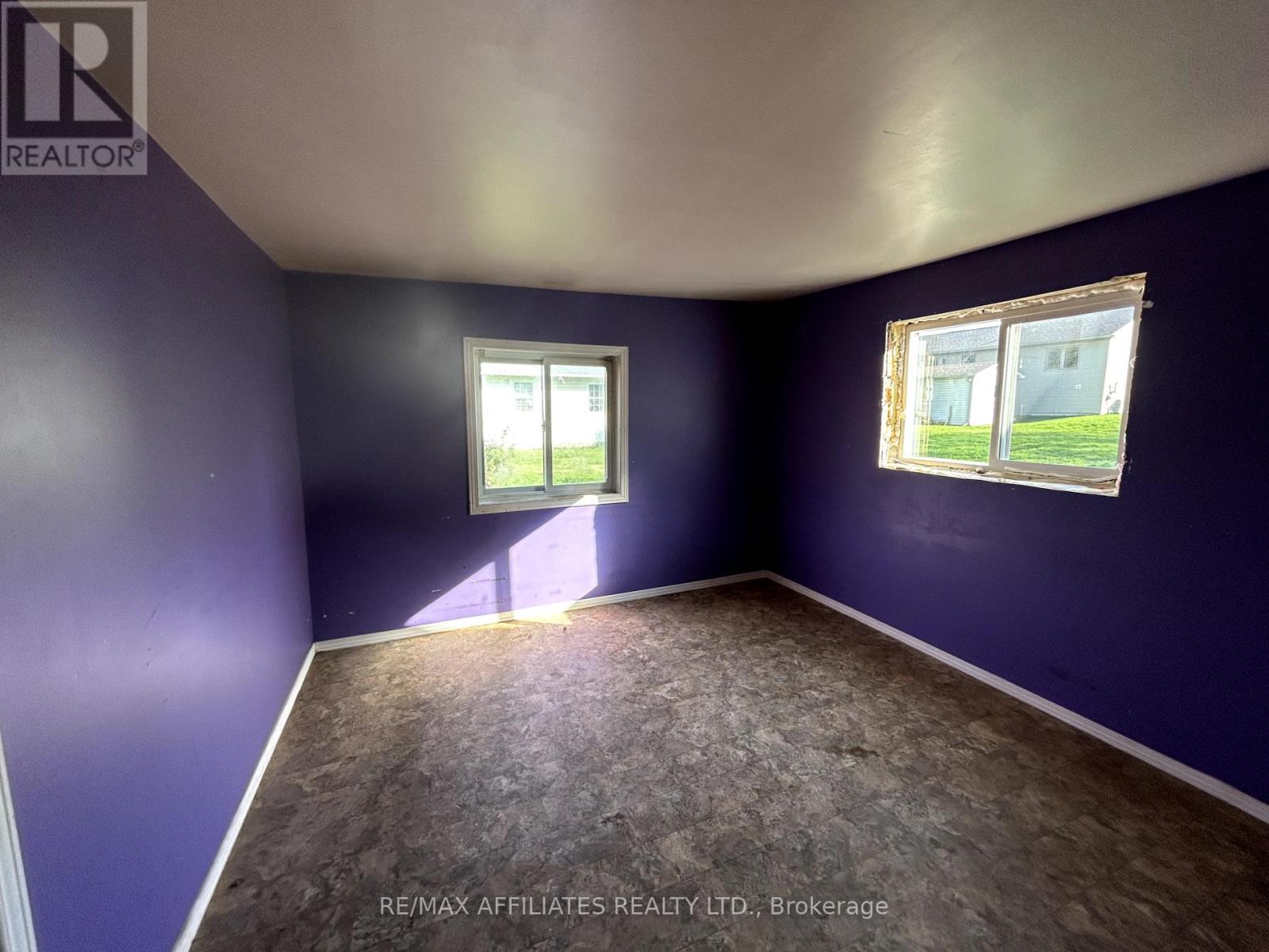 10 Charlotte Street, Montague, Ontario  K7A 2X7 - Photo 18 - X12121436