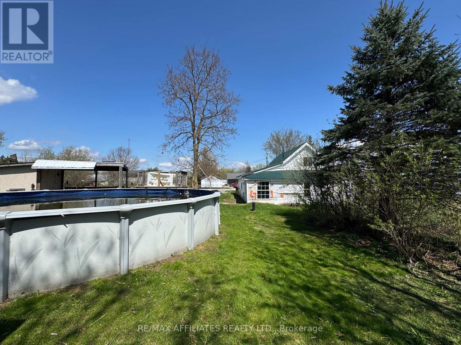 10 Charlotte Street, Montague, Ontario  K7A 2X7 - Photo 8 - X12121436