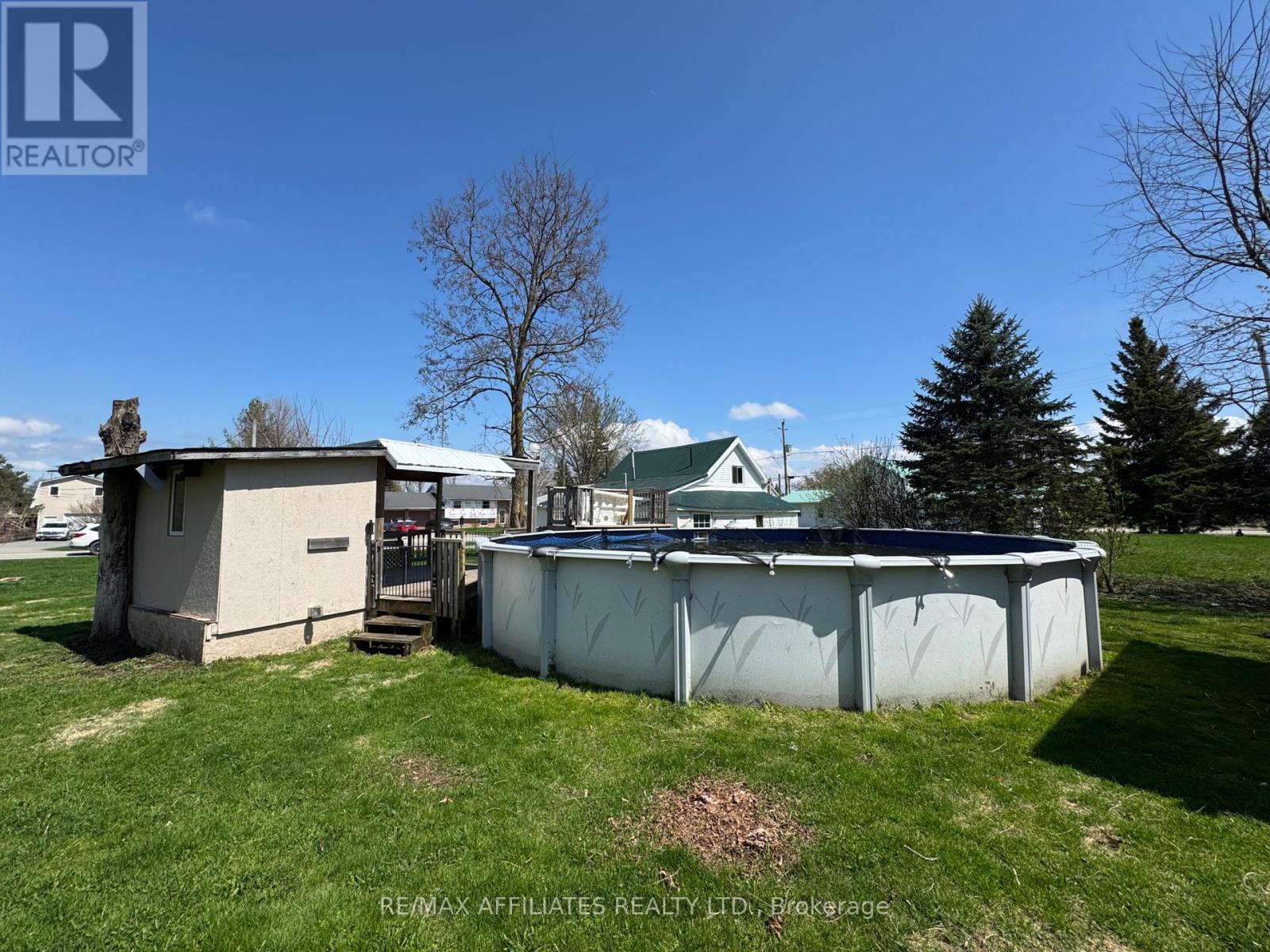 10 Charlotte Street, Montague, Ontario  K7A 2X7 - Photo 9 - X12121436