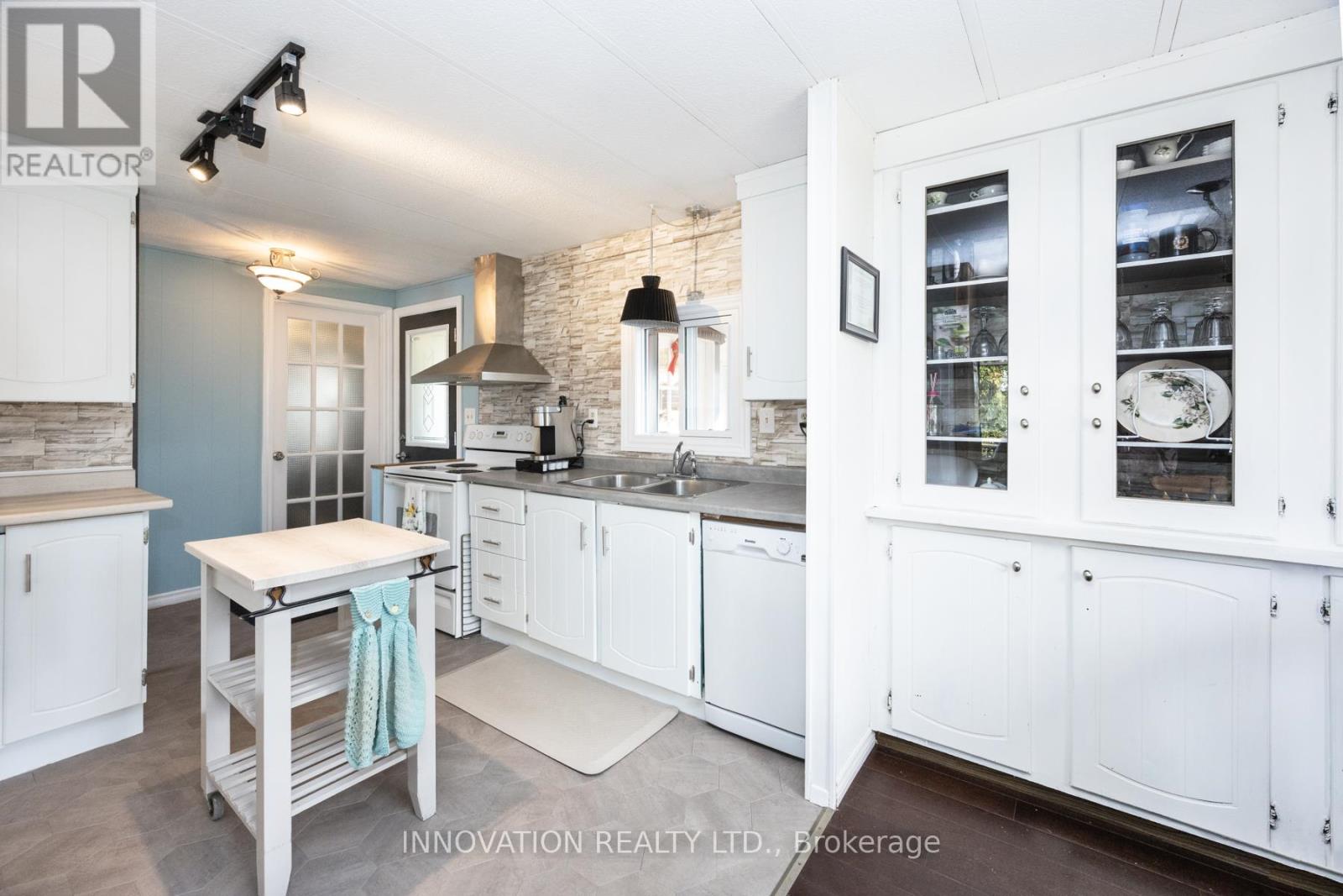 134 Ogilvie Lane, Merrickville-Wolford, Ontario  K0G 1G0 - Photo 16 - X12121439