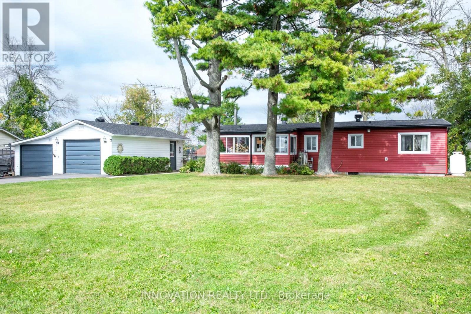 134 Ogilvie Lane, Merrickville-Wolford, Ontario  K0G 1G0 - Photo 2 - X12121439