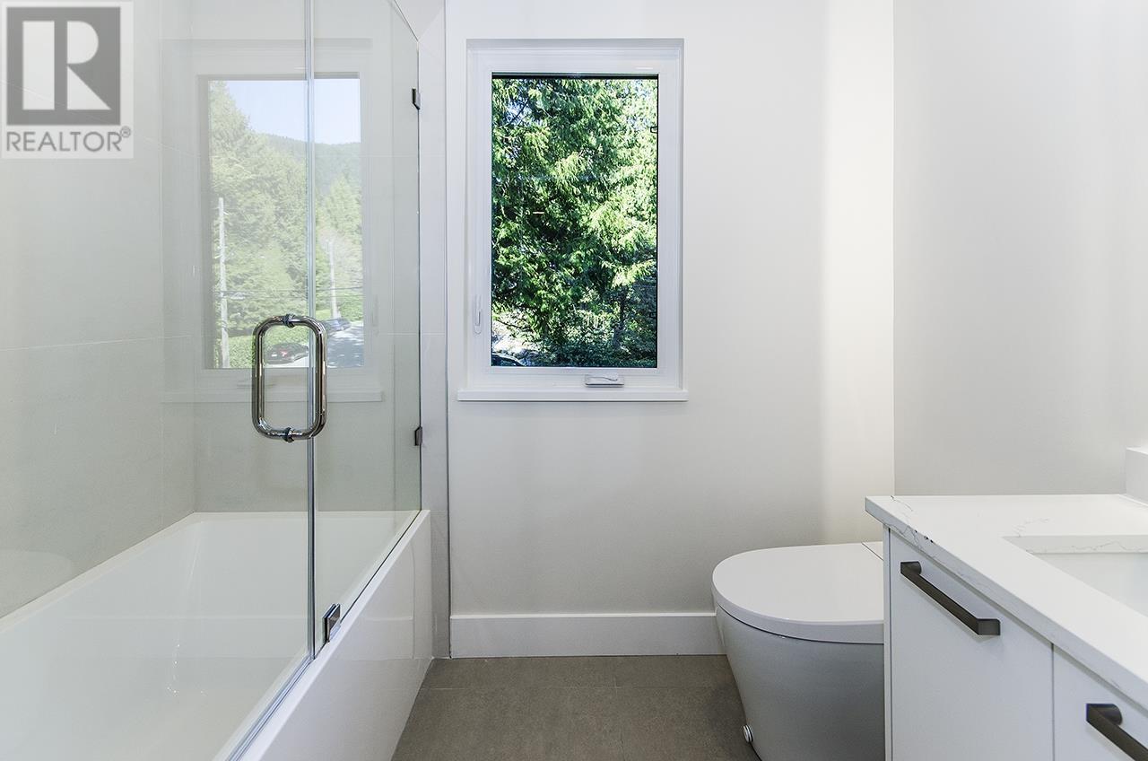 4002 Bayridge Avenue, West Vancouver, British Columbia  V7V 3J5 - Photo 12 - R2995964