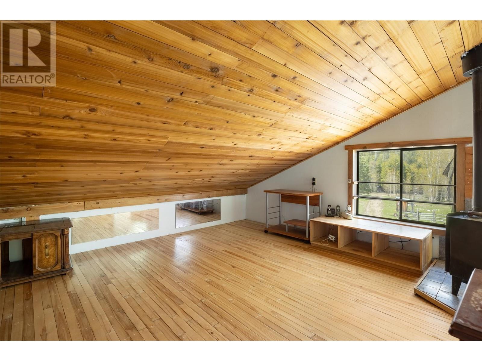 1538 Creighton Valley Road, Lumby, British Columbia  V0E 2G1 - Photo 12 - 10333967