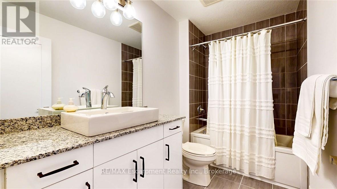 111 Clippers Lane, Blue Mountains, Ontario  N0H 2P0 - Photo 23 - X12121480
