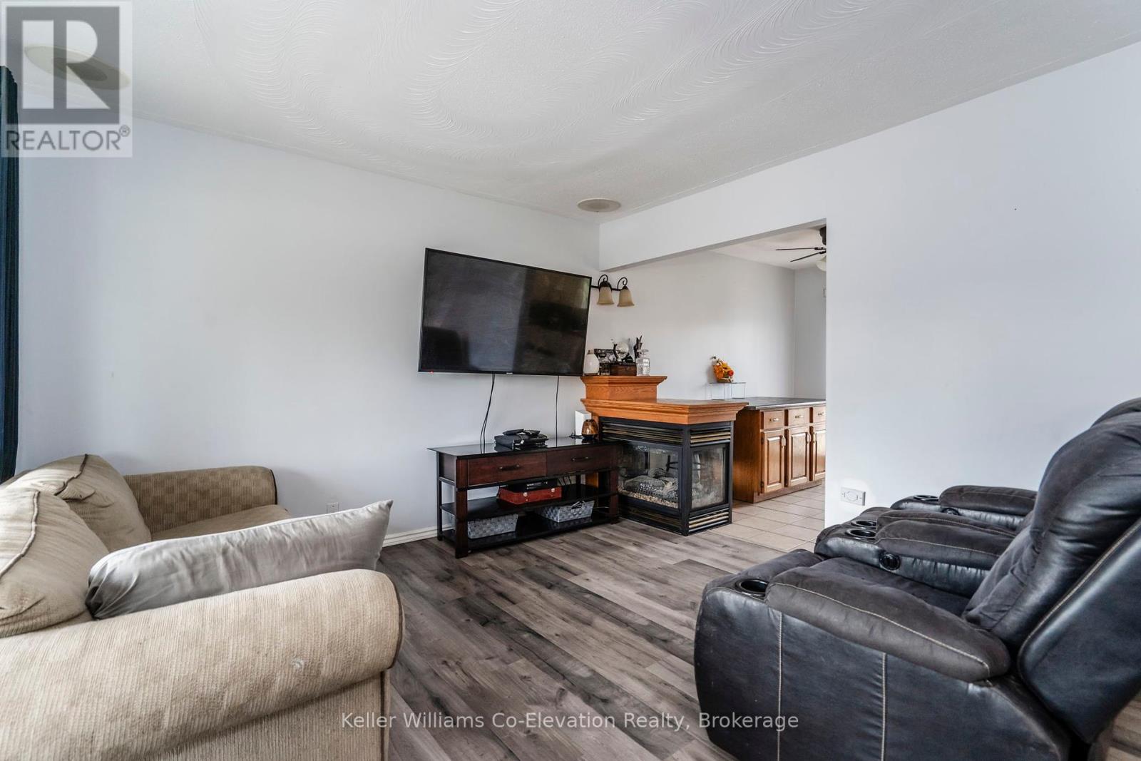 1 Bonaventure Place, Penetanguishene, Ontario  L9M 1J3 - Photo 13 - S12121471