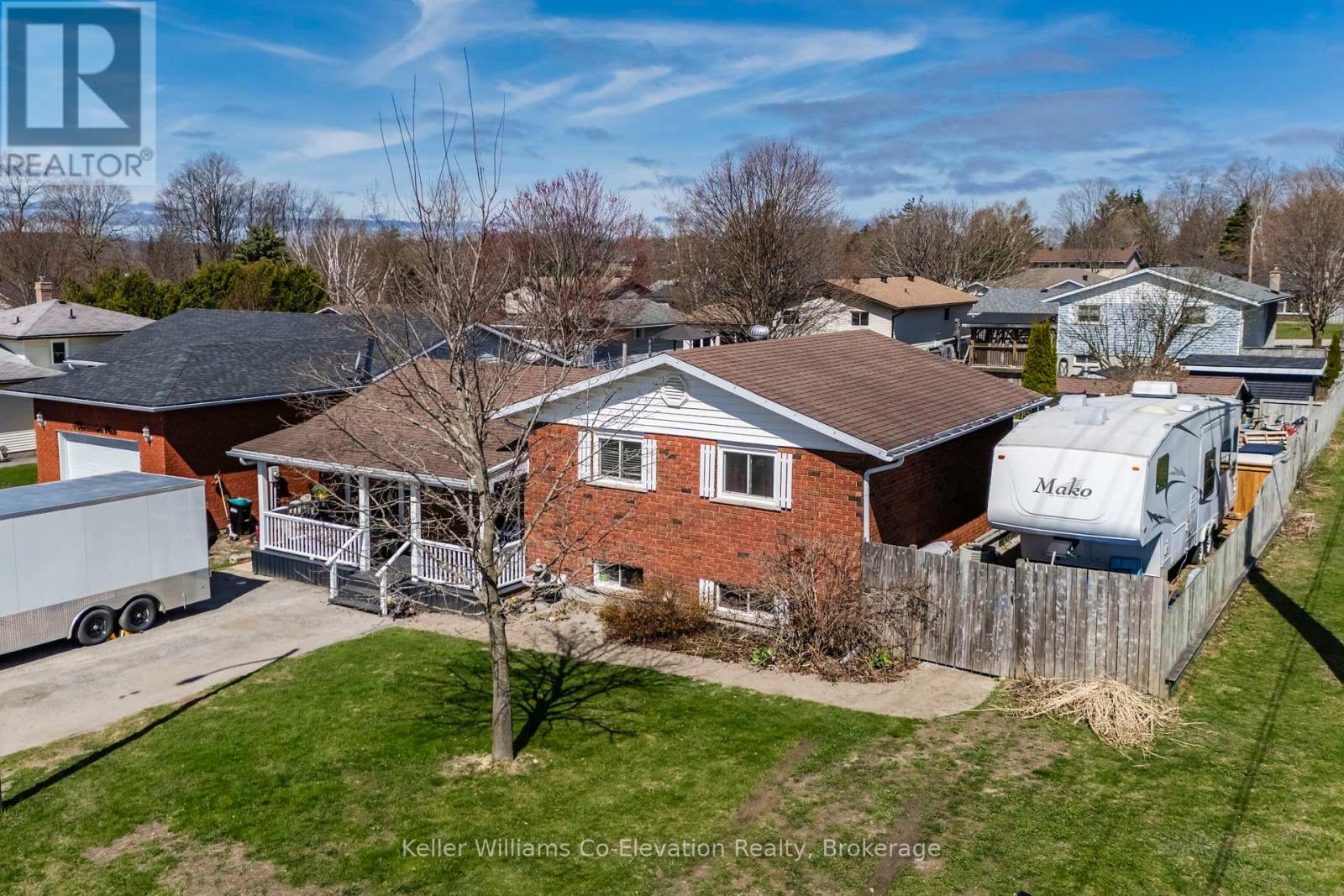 1 Bonaventure Place, Penetanguishene, Ontario  L9M 1J3 - Photo 2 - S12121471