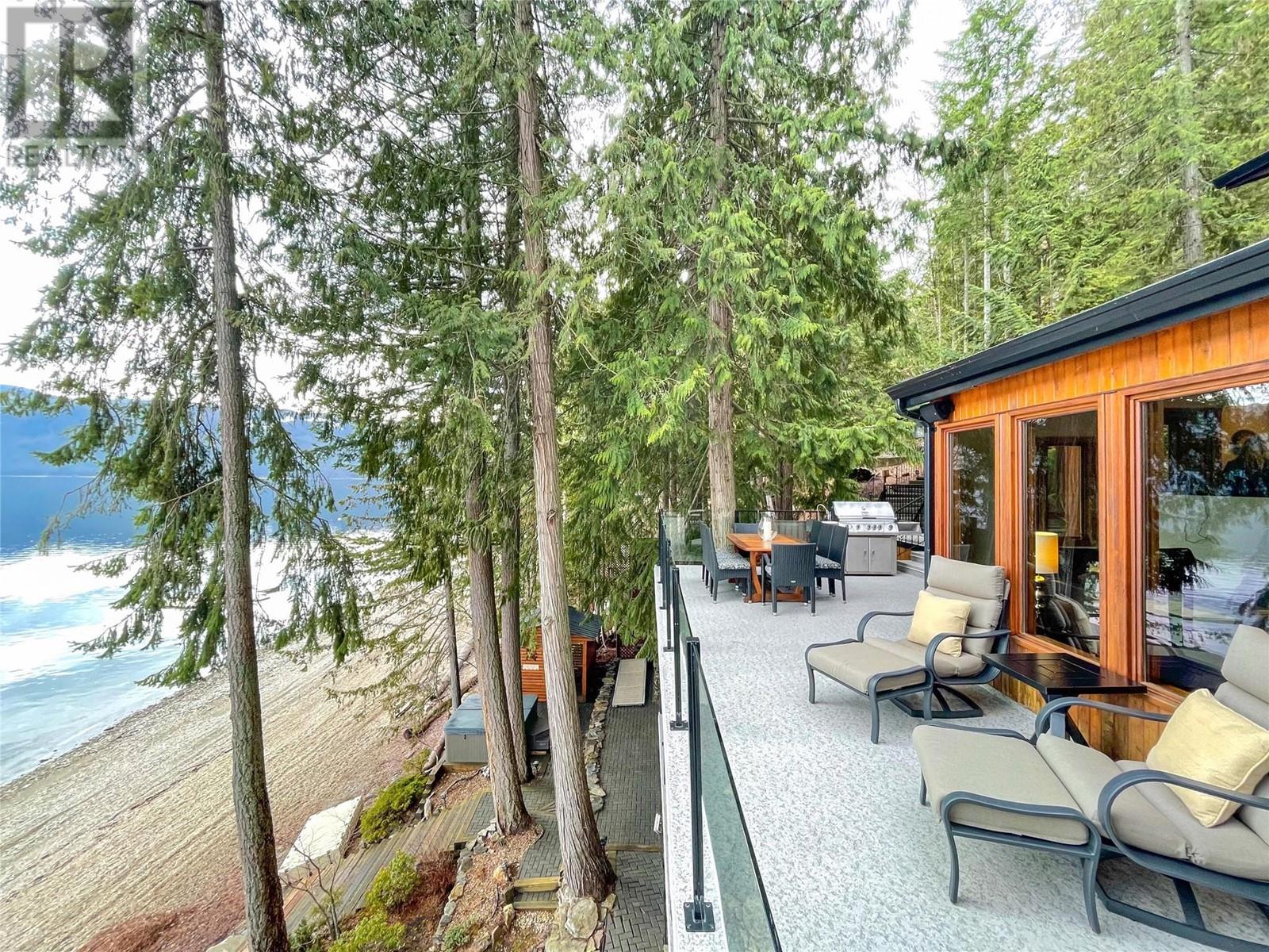 7302 Sunnybrae Canoe Point Road, Tappen, British Columbia  V0E 2X1 - Photo 6 - 10346075