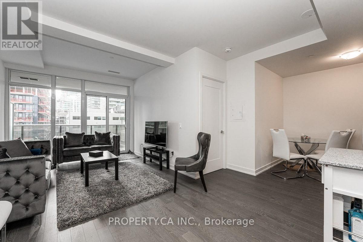 1120 - 330 Richmond Street W, Toronto, Ontario  M5V 0M4 - Photo 3 - C12121479