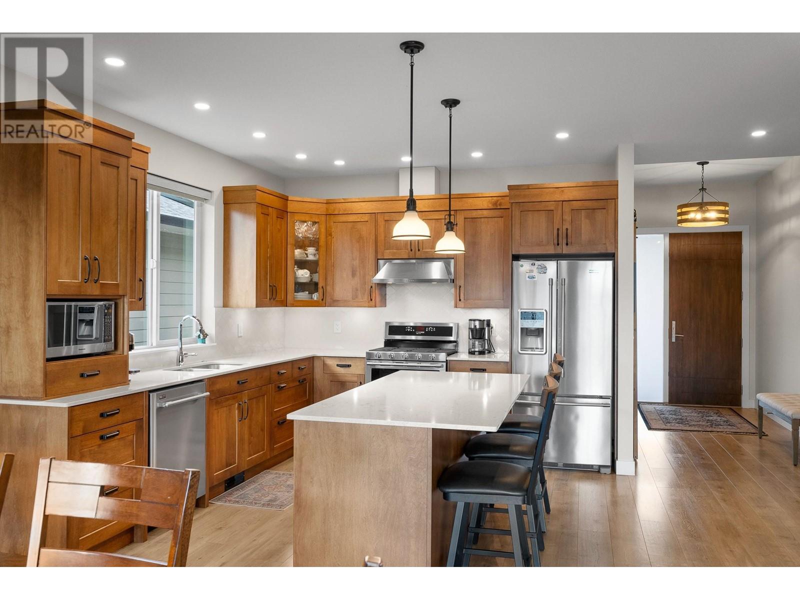 Property at 4004 RIO VISTA WAY image 3