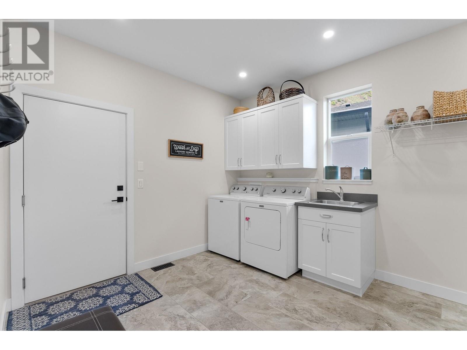 Property at 4004 RIO VISTA WAY image 5