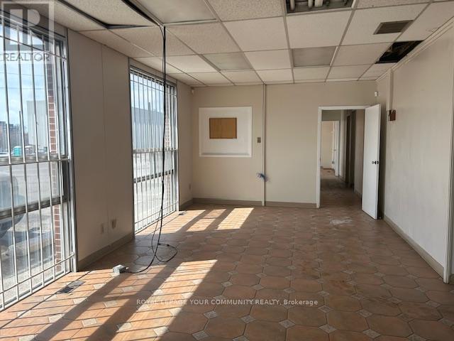 1 - 12 Golden Gate Court, Toronto, Ontario  M1P 3A5 - Photo 5 - E12121462