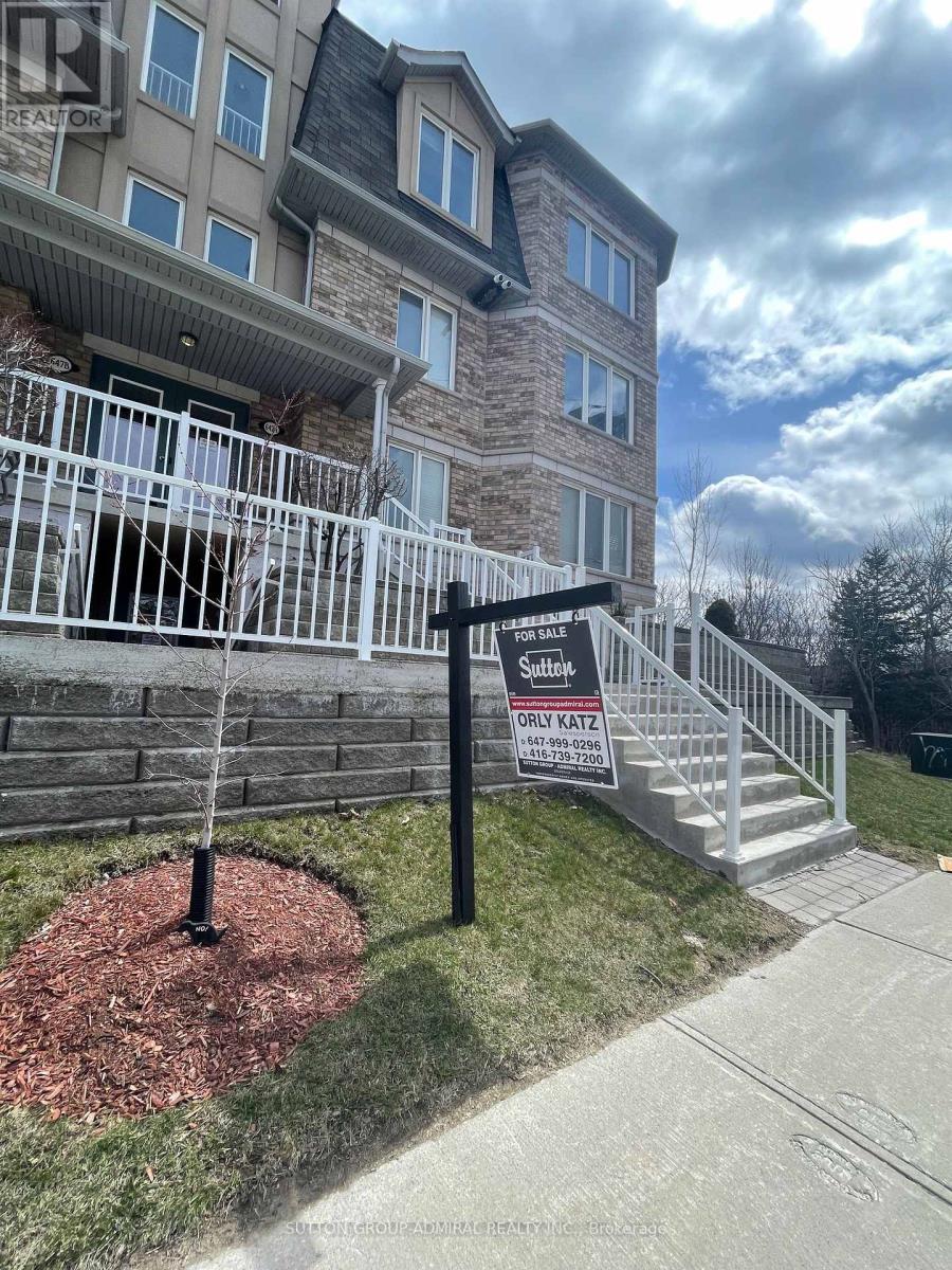 Property at 4 - 647 WARDEN AVENUE image 1