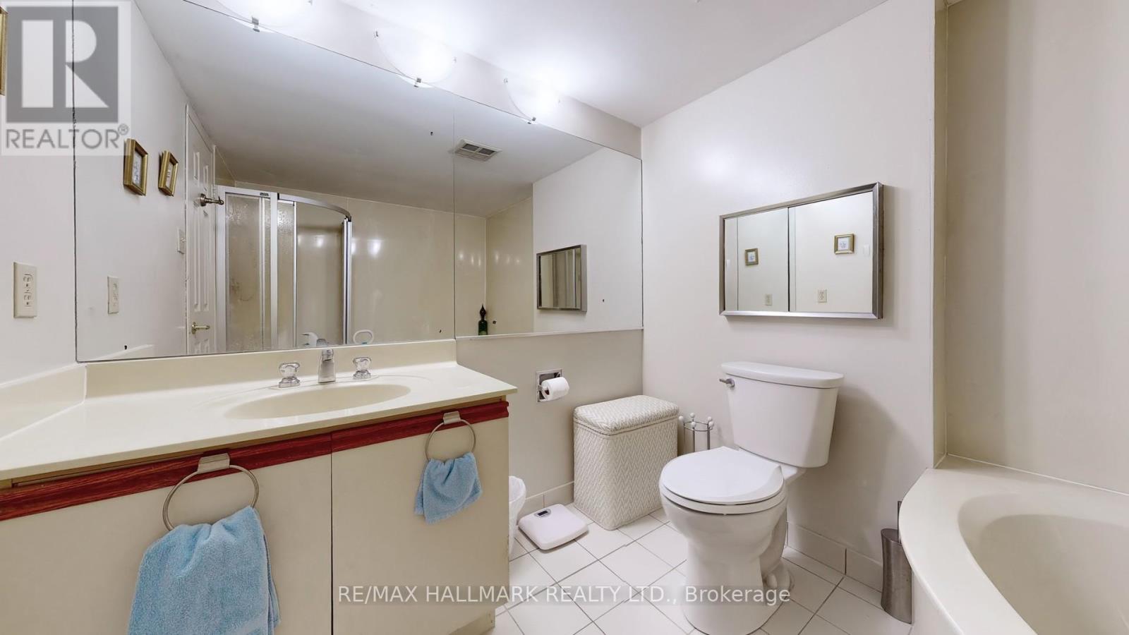 403 - 30 Harding Boulevard, Richmond Hill, Ontario  L4C 1S8 - Photo 18 - N12121442