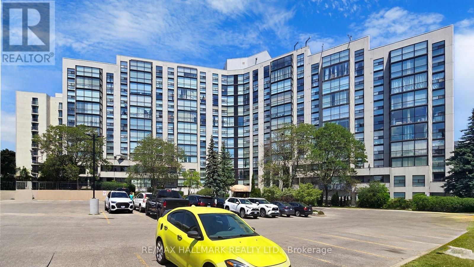 403 - 30 Harding Boulevard, Richmond Hill, Ontario  L4C 1S8 - Photo 2 - N12121442