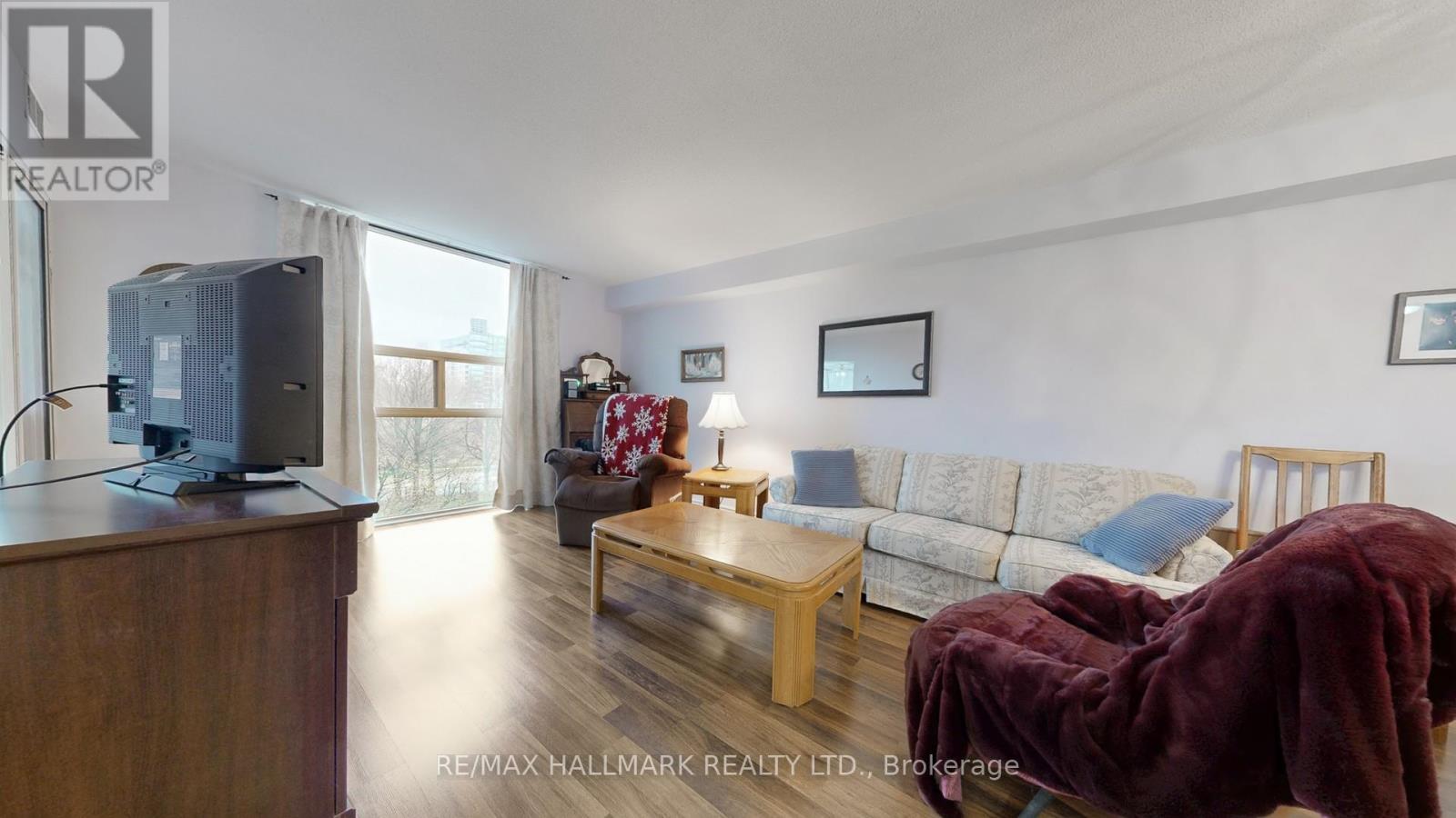 403 - 30 Harding Boulevard, Richmond Hill, Ontario  L4C 1S8 - Photo 9 - N12121442