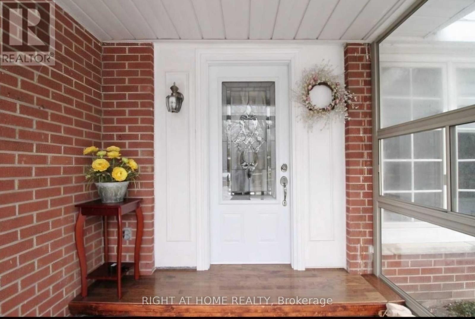 Property at 33 ROYAL ORCHARD BOULEVARD image 3