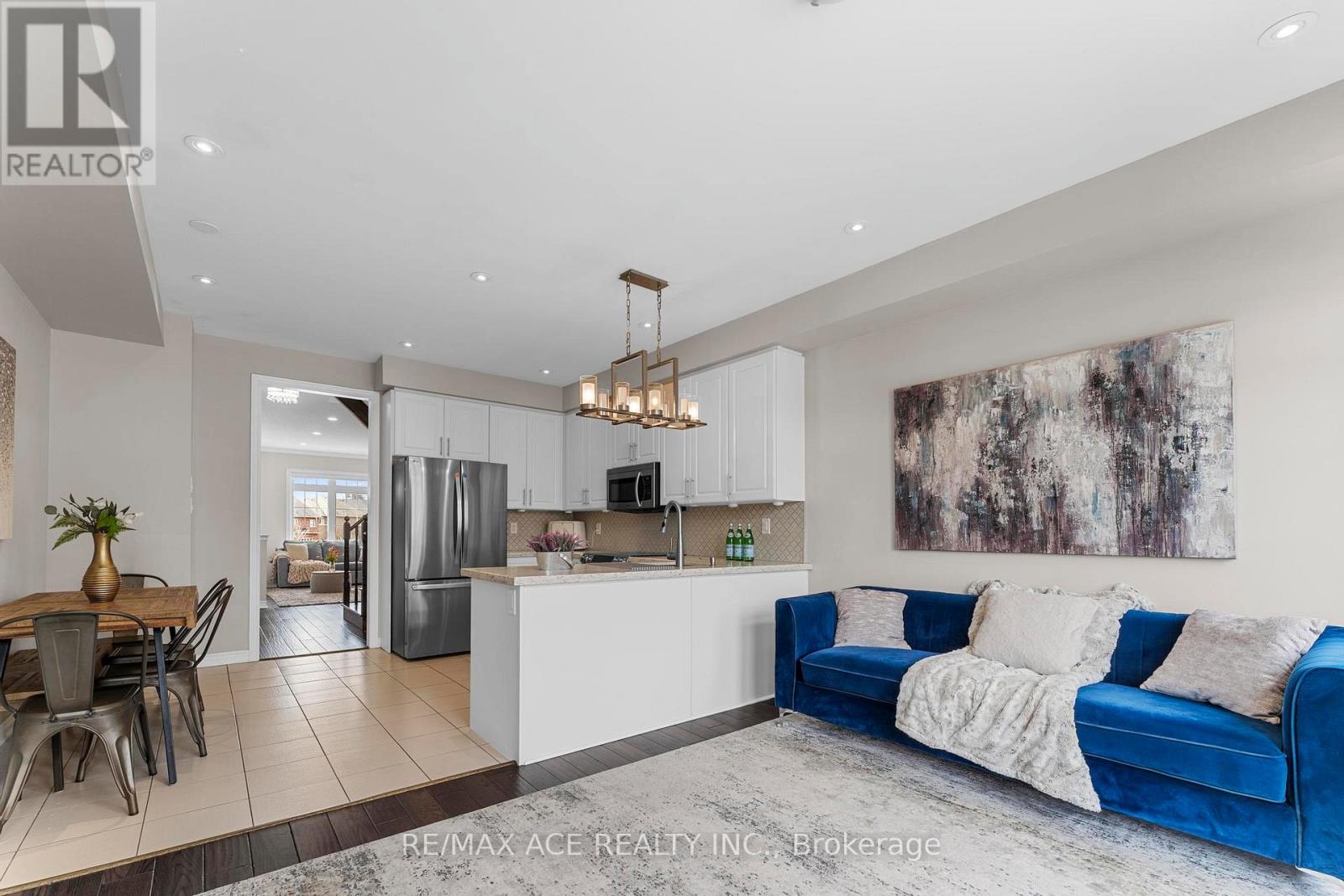207 Dundas Way, Markham, Ontario  L6E 0T1 - Photo 16 - N12121447