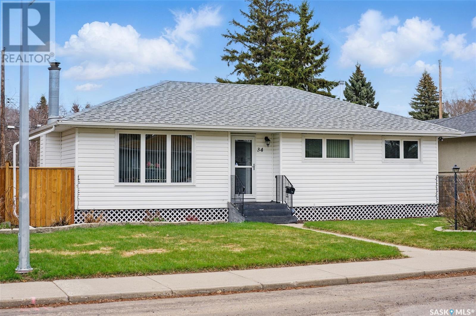 Property at 34 Bell CRESCENT image 1