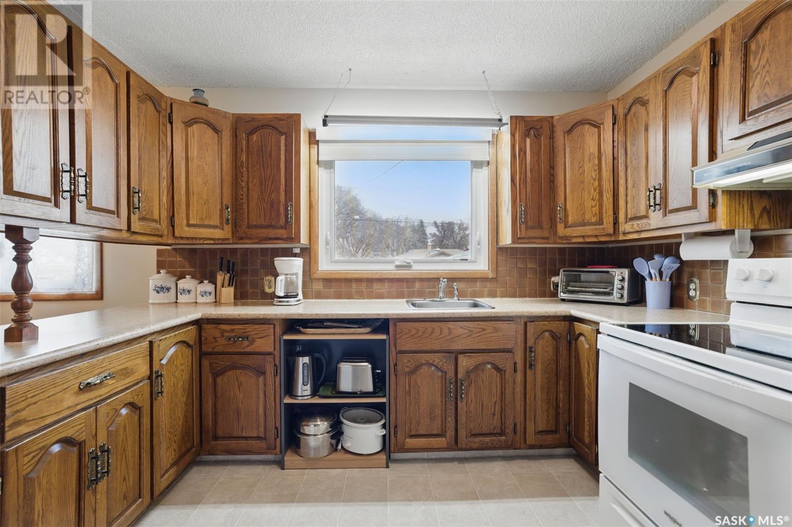 34 Bell Crescent, Saskatoon, Saskatchewan  S7J 2W3 - Photo 6 - SK004447