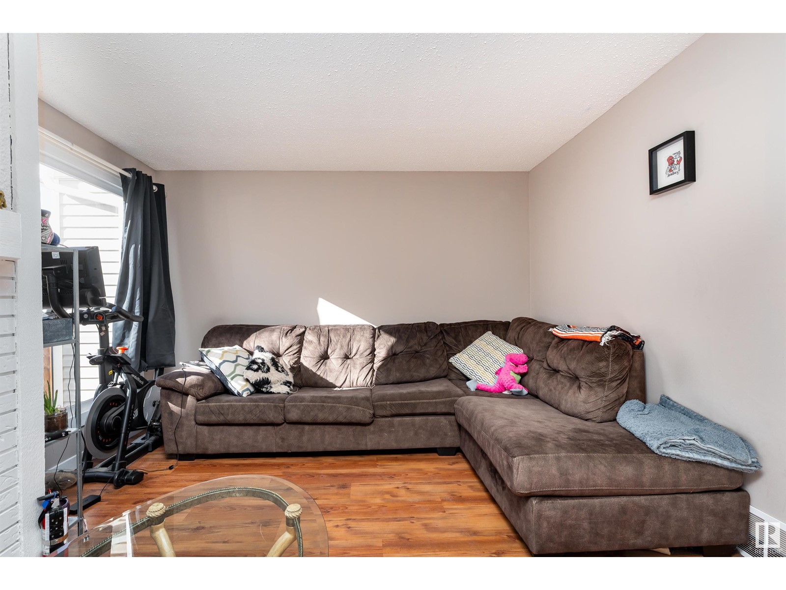 Property at 473 DUNLUCE RD NW image 5