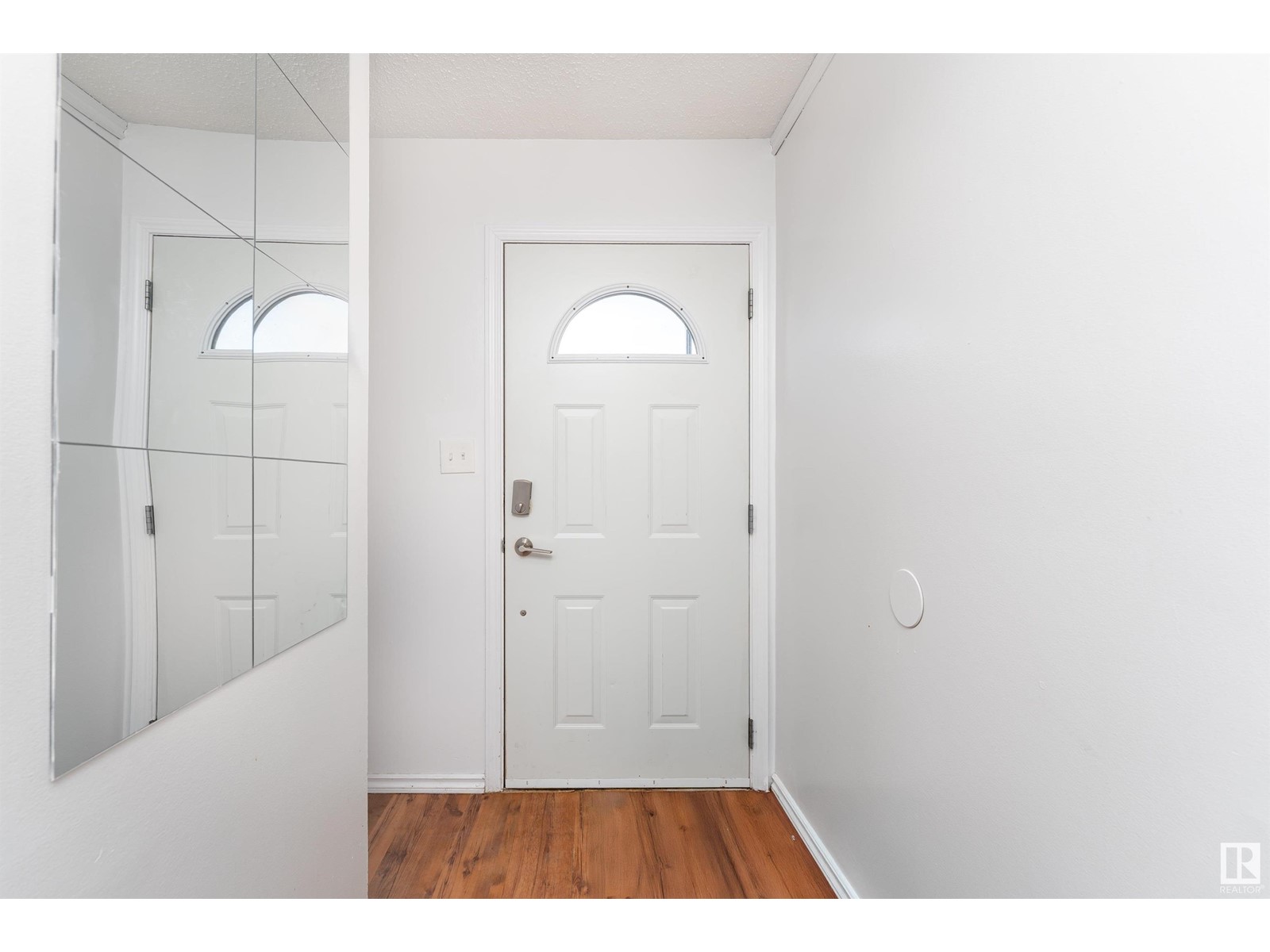 Property at 473 DUNLUCE RD NW image 4