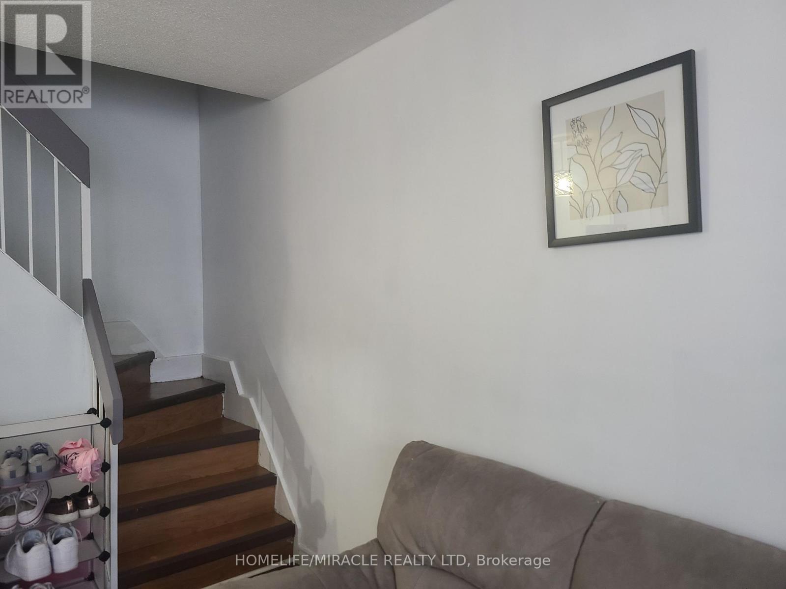 220 - 10 Eddystone Avenue, Toronto, Ontario  M3N 2T2 - Photo 3 - W12121440
