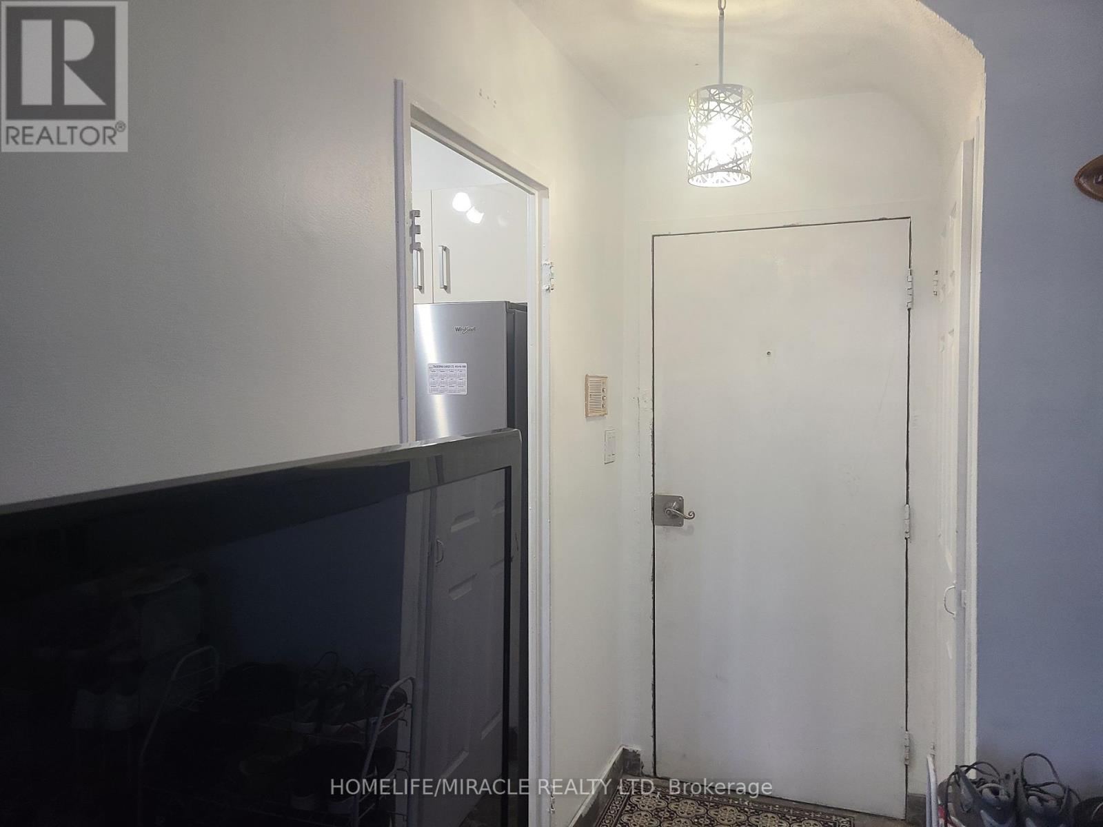 220 - 10 Eddystone Avenue, Toronto, Ontario  M3N 2T2 - Photo 4 - W12121440