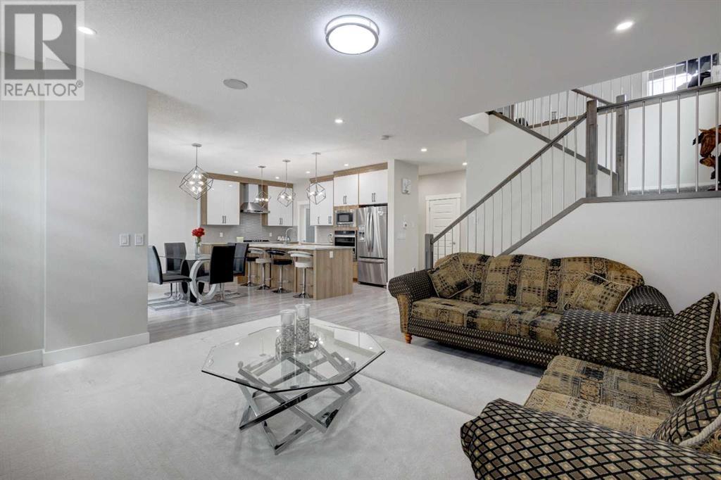 Property at 229 Walgrove Terrace SE image 2