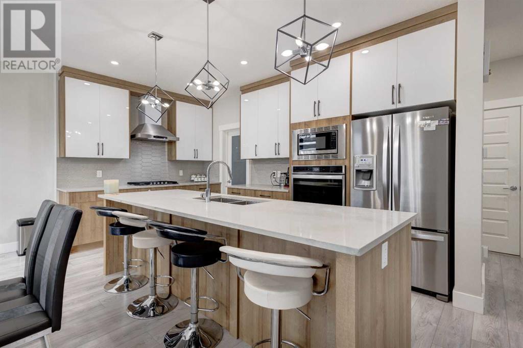 Property at 229 Walgrove Terrace SE image 3
