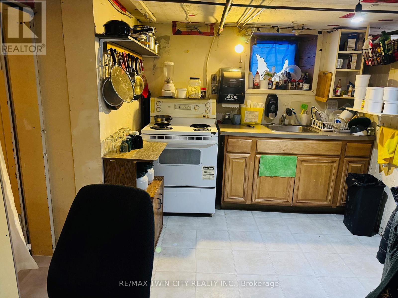 32 Simeon Street, Kitchener, Ontario  N2H 1S1 - Photo 19 - X12121437