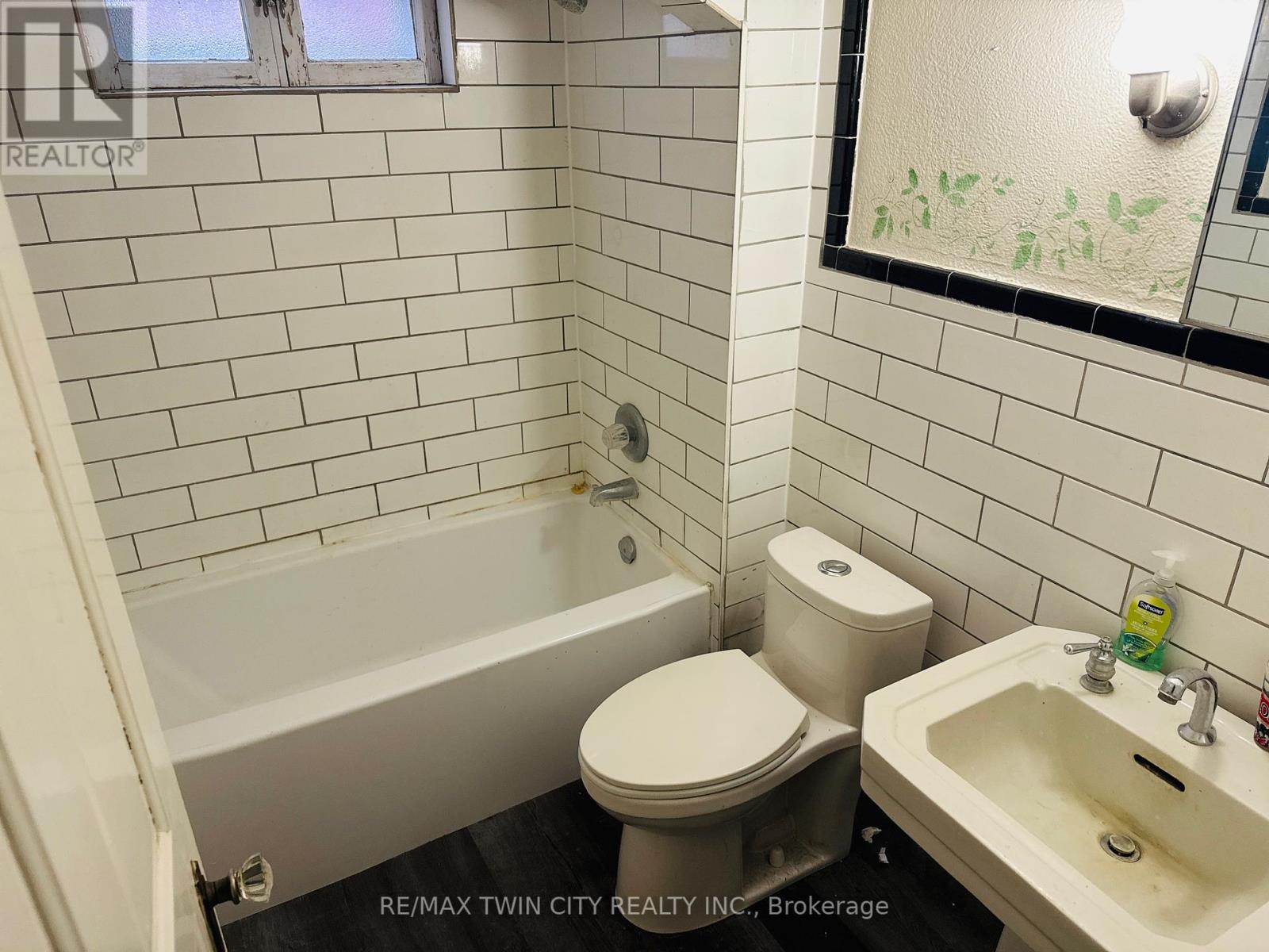 32 Simeon Street, Kitchener, Ontario  N2H 1S1 - Photo 29 - X12121437