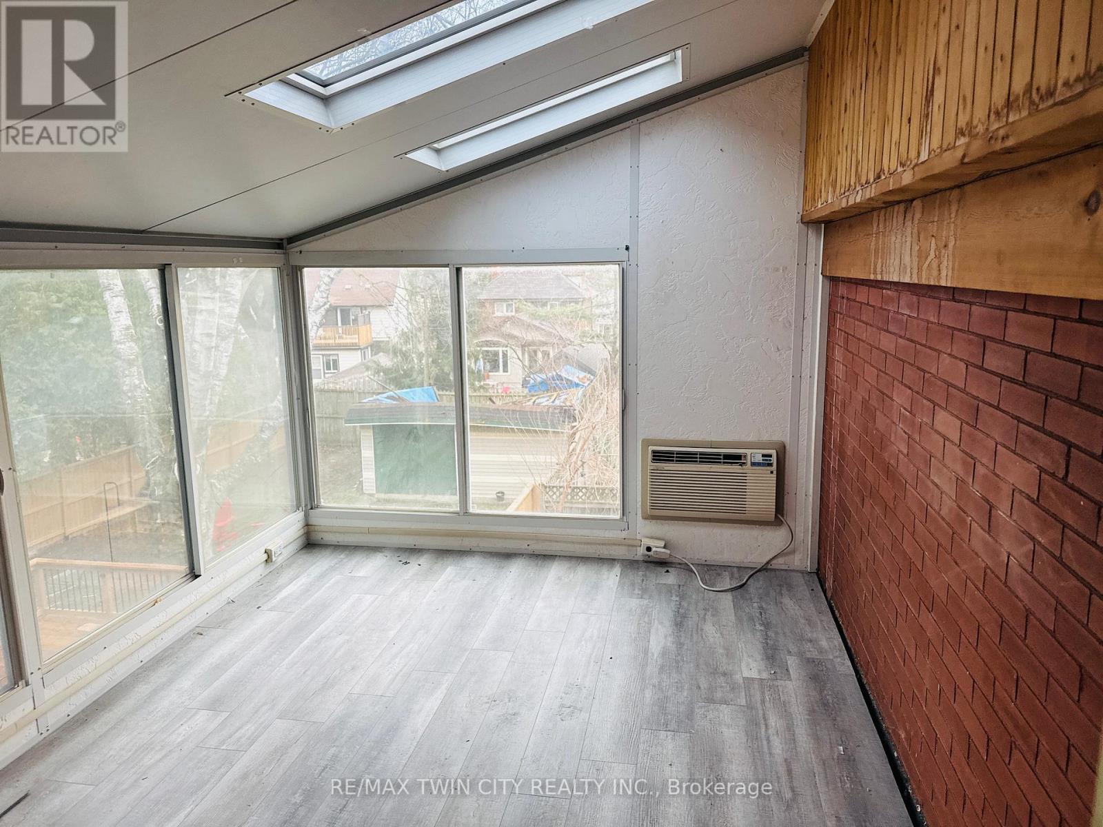 32 Simeon Street, Kitchener, Ontario  N2H 1S1 - Photo 33 - X12121437