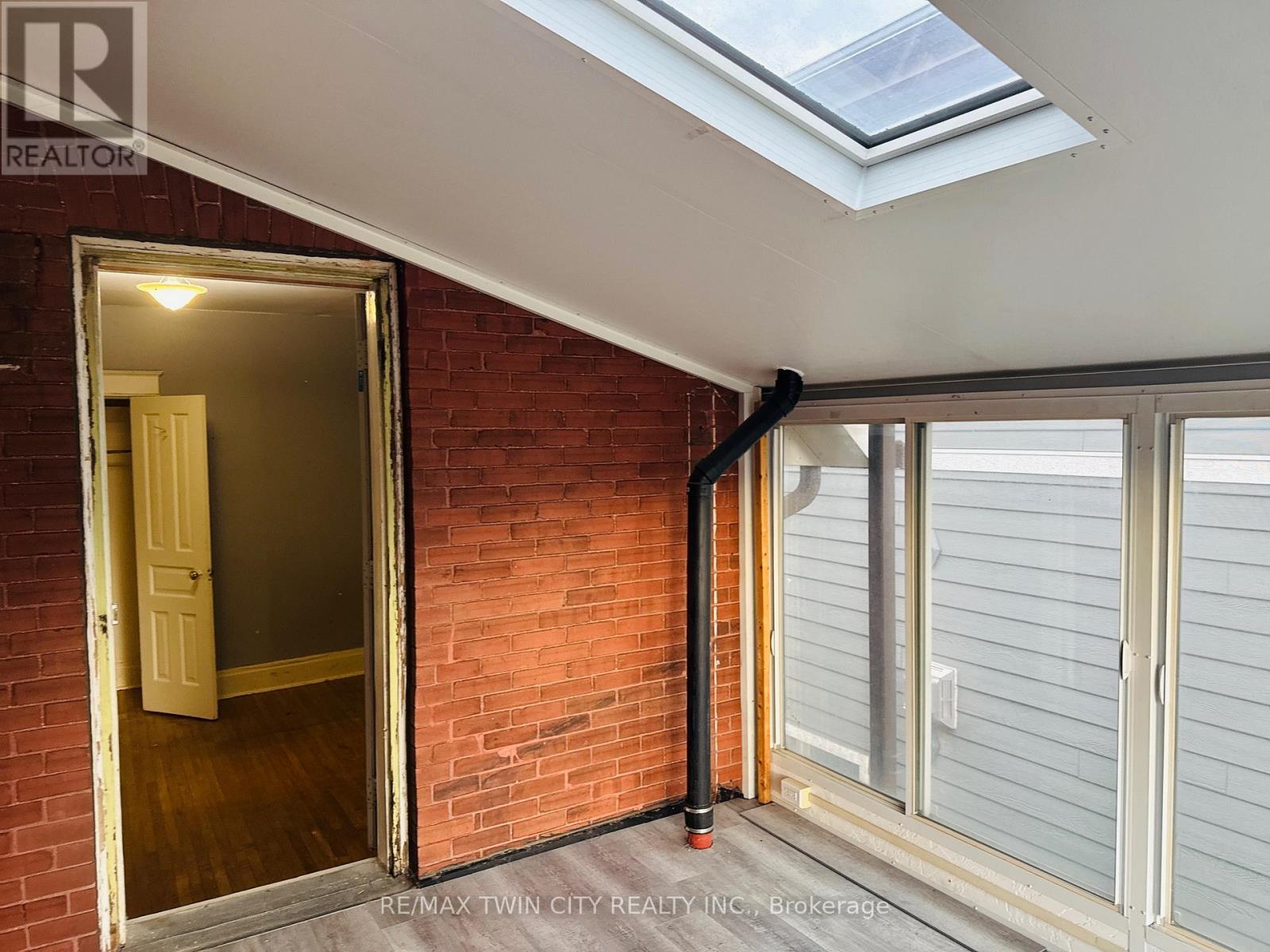 32 Simeon Street, Kitchener, Ontario  N2H 1S1 - Photo 34 - X12121437