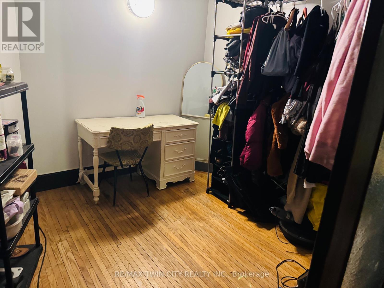32 Simeon Street, Kitchener, Ontario  N2H 1S1 - Photo 7 - X12121437
