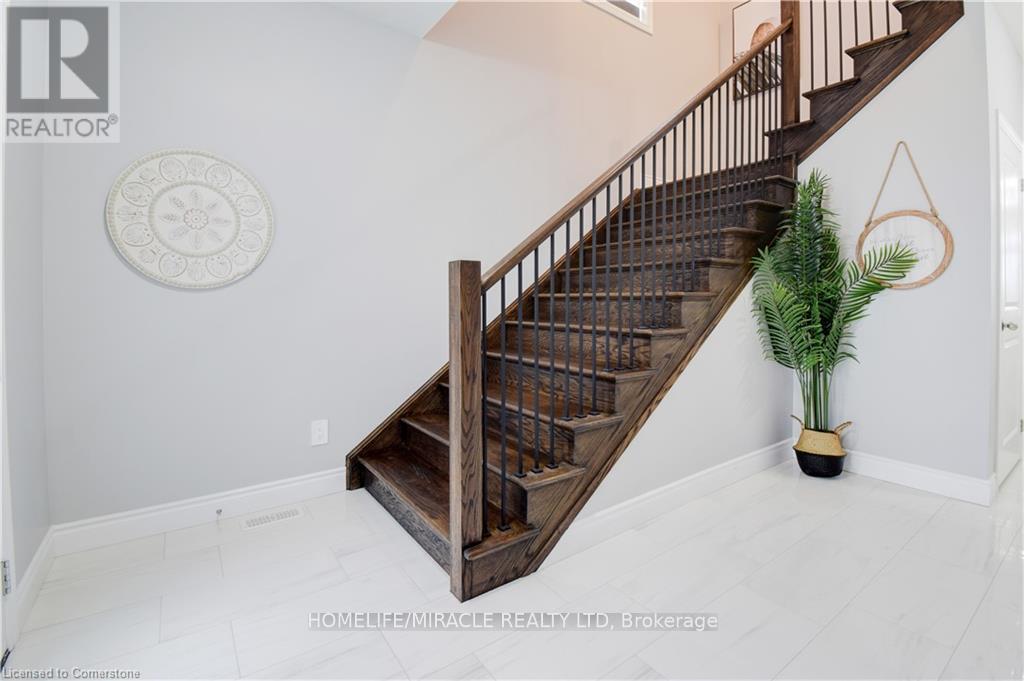 Property at 224 FREURE DRIVE image 4