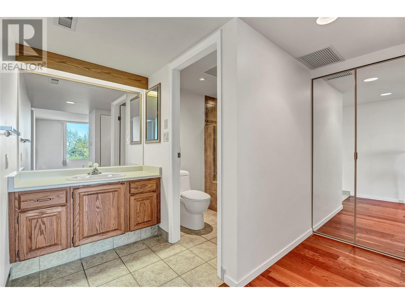 86 Lakeshore Drive Unit# 301, Penticton, British Columbia  V2A 1B5 - Photo 12 - 10346017