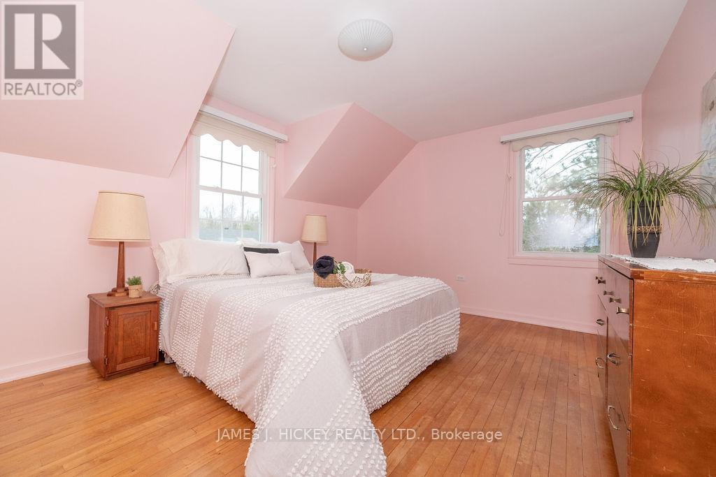 62 Parkdale Avenue, Deep River, Ontario  K0J 1P0 - Photo 24 - X12121487