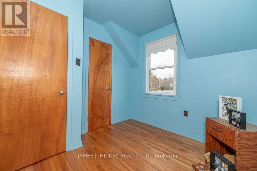 62 Parkdale Avenue, Deep River, Ontario  K0J 1P0 - Photo 35 - X12121487