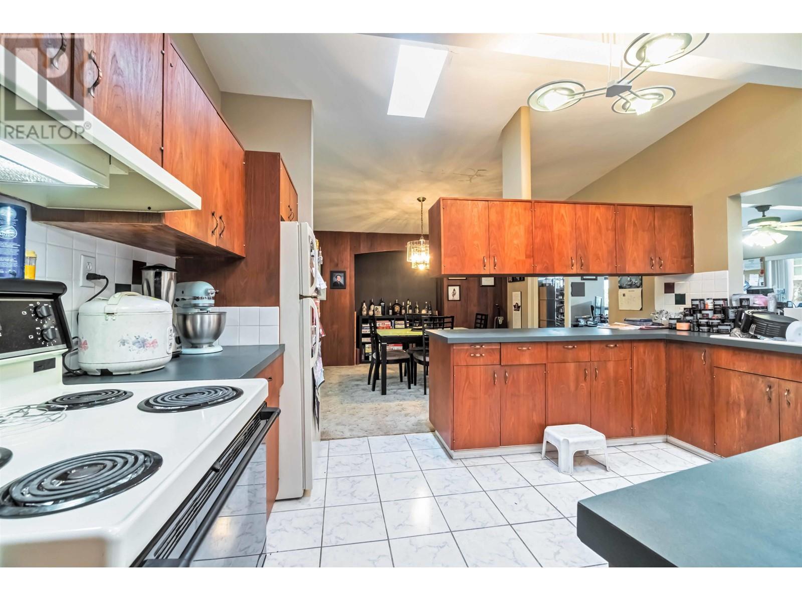 716 Guiltner Street, Coquitlam, British Columbia  V3J 4M5 - Photo 9 - R2996341