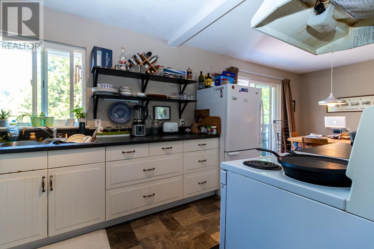 Property at 38227 HEMLOCK AVENUE image 4