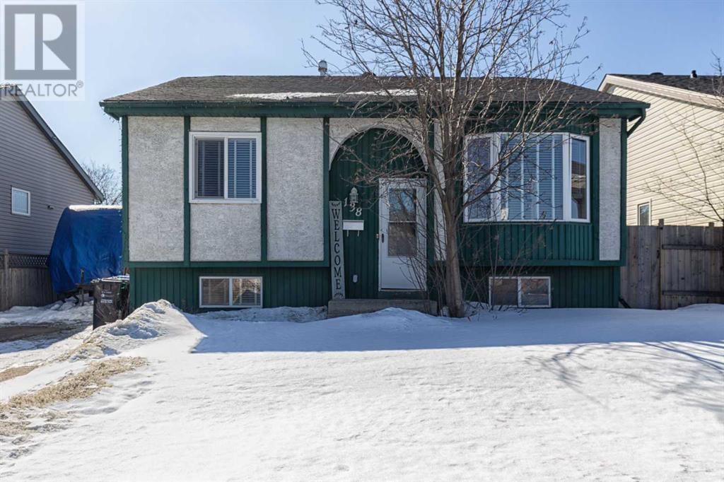 Property at 138 Leigh Crescent image 2