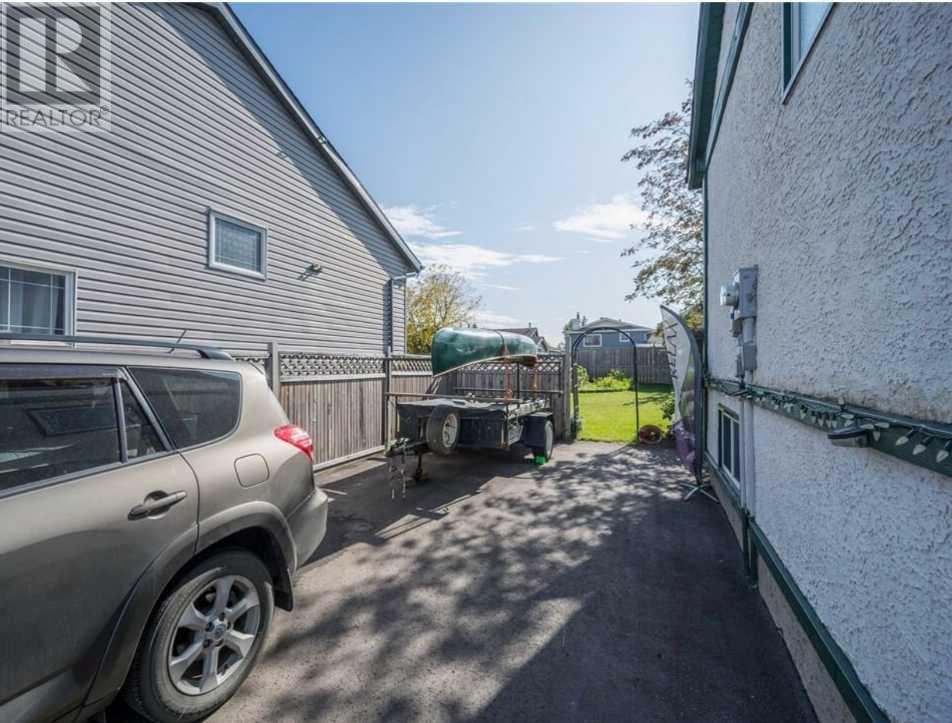 Property at 138 Leigh Crescent image 3