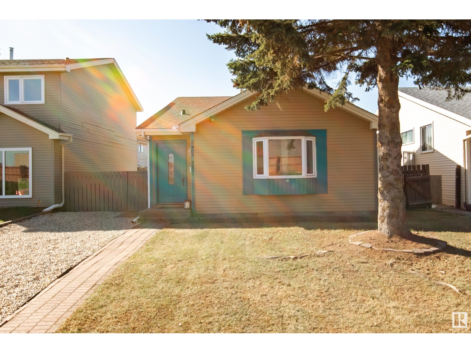 Property at 5409 22 AV NW image 2