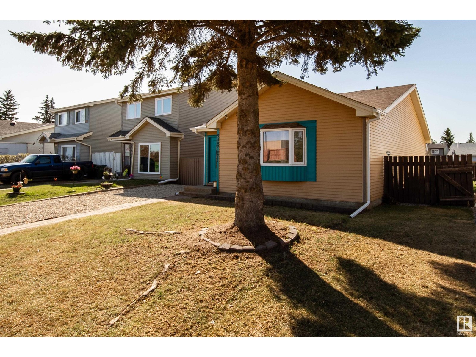 Property at 5409 22 AV NW image 3