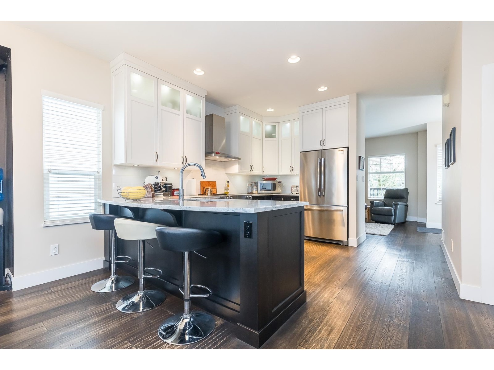 Property at 34707 4 AVENUE image 3