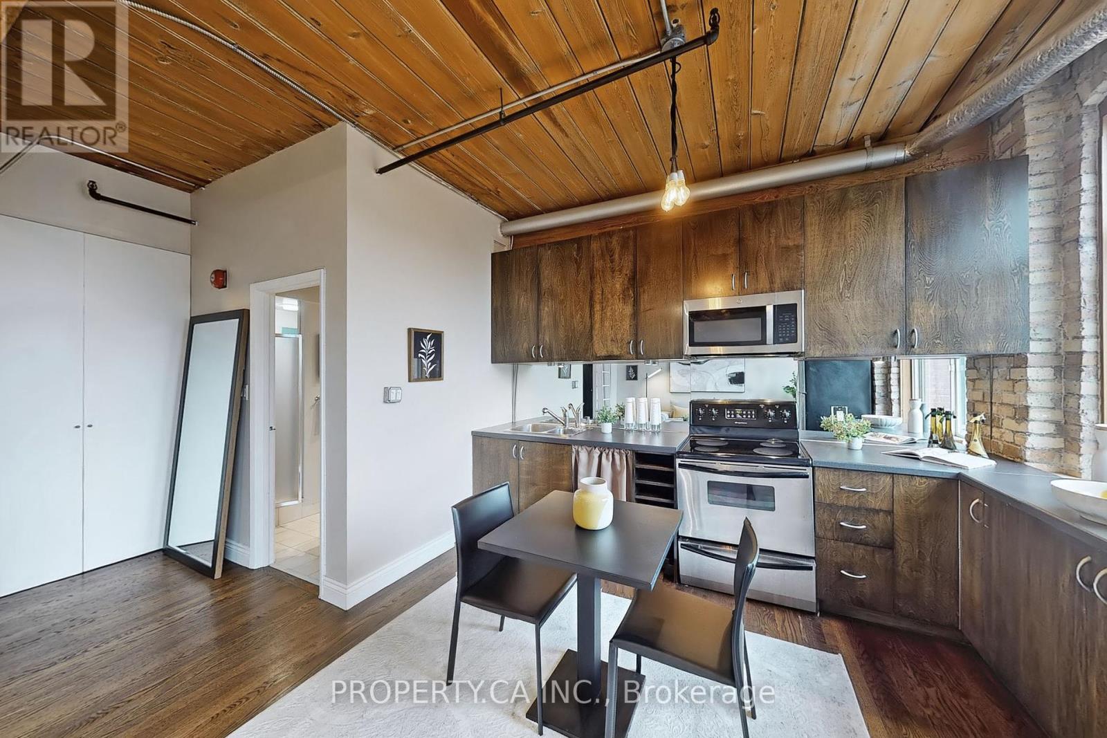 210 - 24 Noble Street, Toronto, Ontario  M6K 2C8 - Photo 8 - W12121516