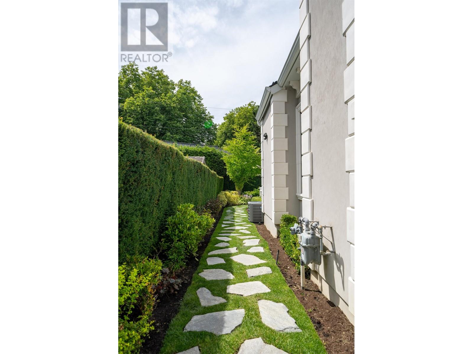 8083 Angus Drive, Vancouver, British Columbia  V6P 5K9 - Photo 8 - R2997712
