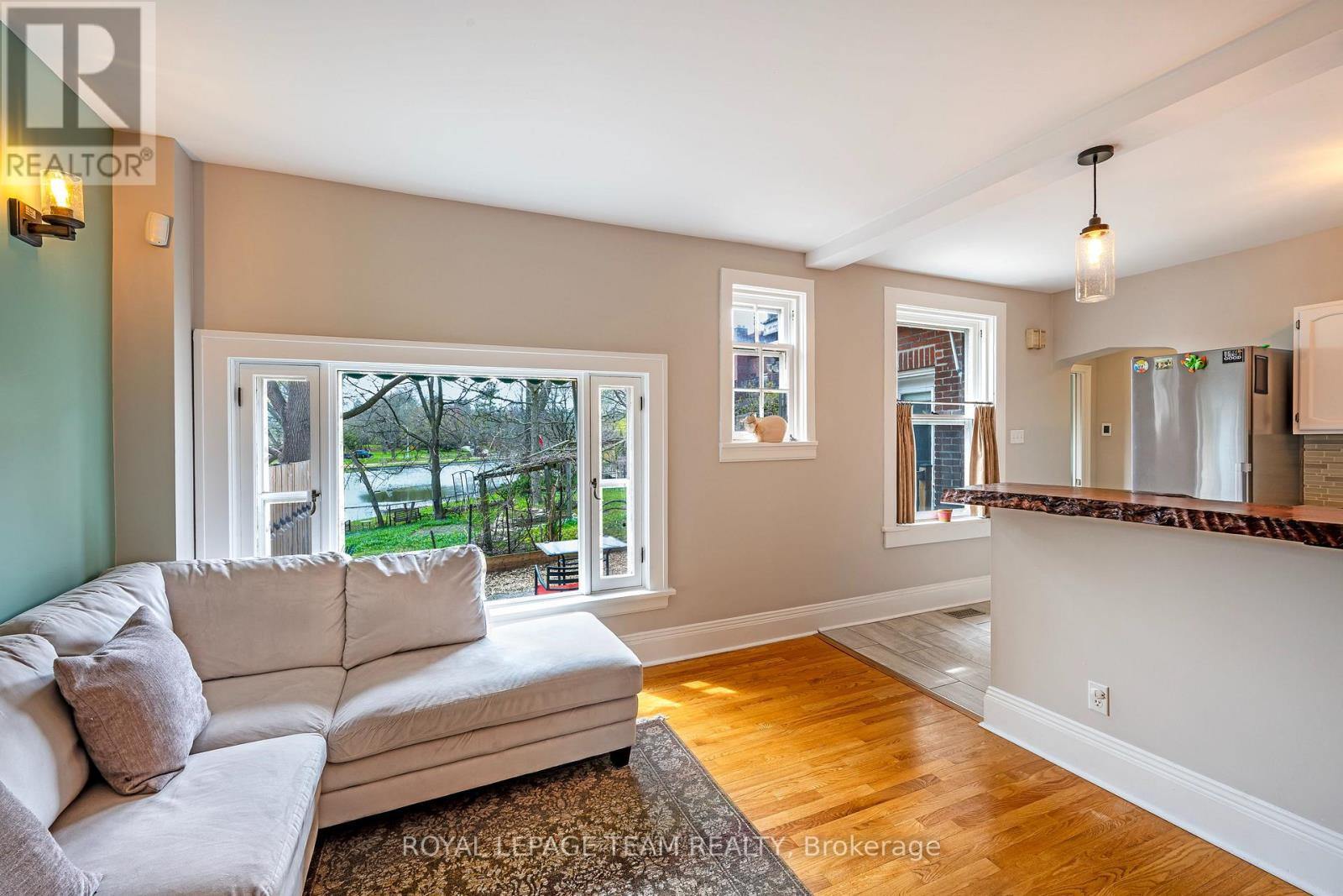 Property at 380 QUEEN ELIZABETH PLACE image 5
